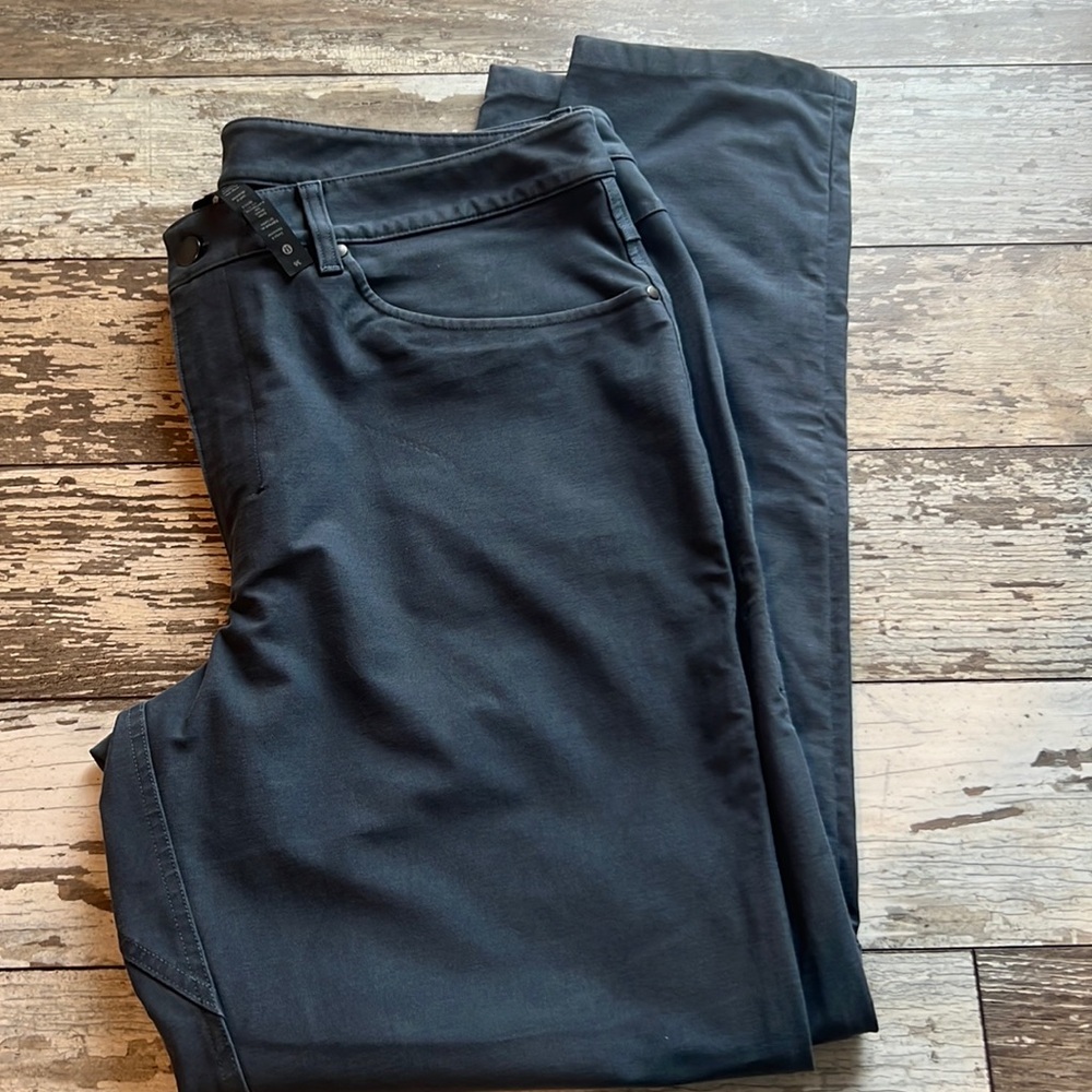 Mens Lululemon pants. Size 36X32.
